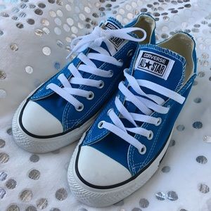 Converse *WORN ONCE* size 7 Womans